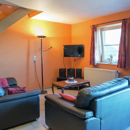 Cozy Farmhouse In With Swimming Pool Hébergement de vacances